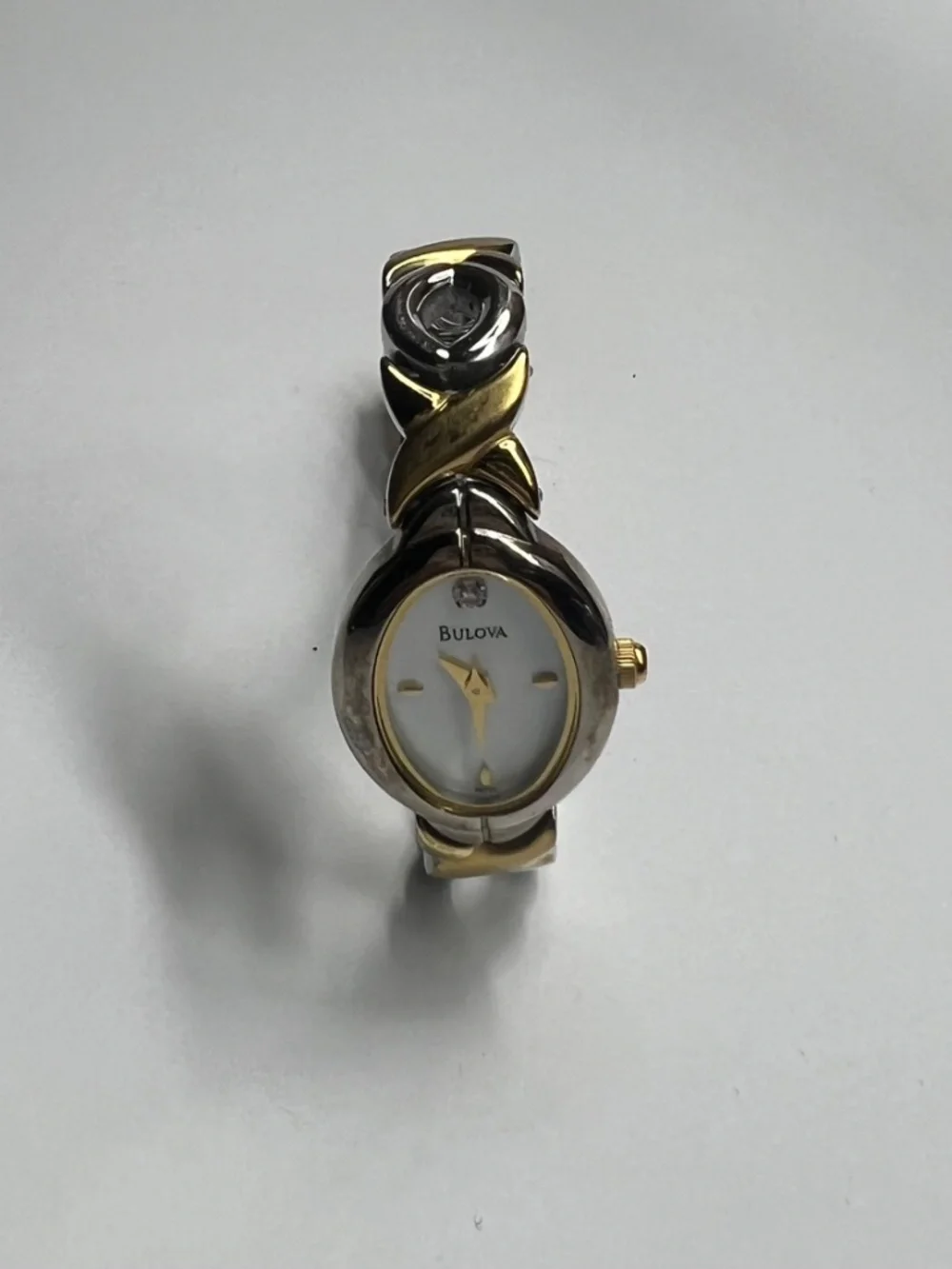 Bulova Womens Two Tone Quartz Watch Hugs Kisses XOXO Heavy Scratched Glass PARTS
